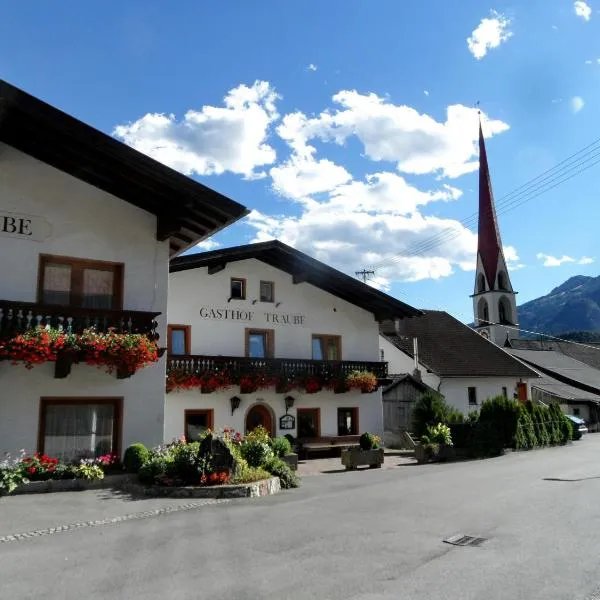 Gasthof Pension Traube, hotell i Karres