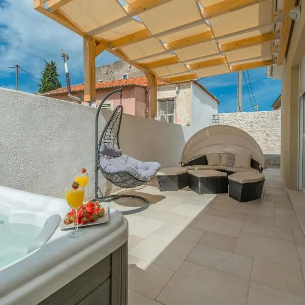 Villa Donato with Jacuzzi، فندق في سوكوشان