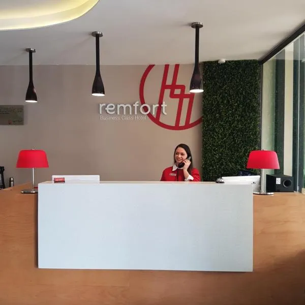 Remfort Hotel, hotel di Los Naranjos