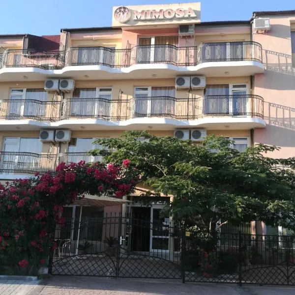 Family Hotel Mimosa, готель у місті Царево