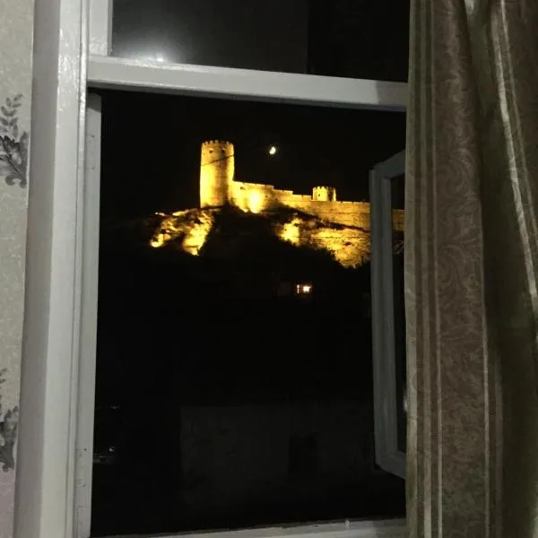 Castle, hotel din Akhaltsikhe