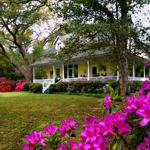 Magnolia Springs Bed and Breakfast, hotel di Foley