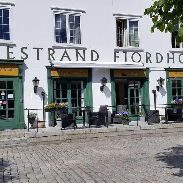 Tvedestrand Fjordhotell - Unike Hoteller，特韋德斯特蘭的飯店