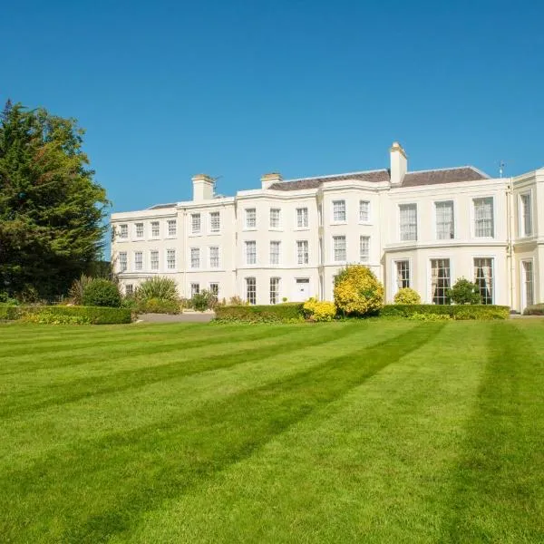 Burnham Beeches Hotel: Slough şehrinde bir otel