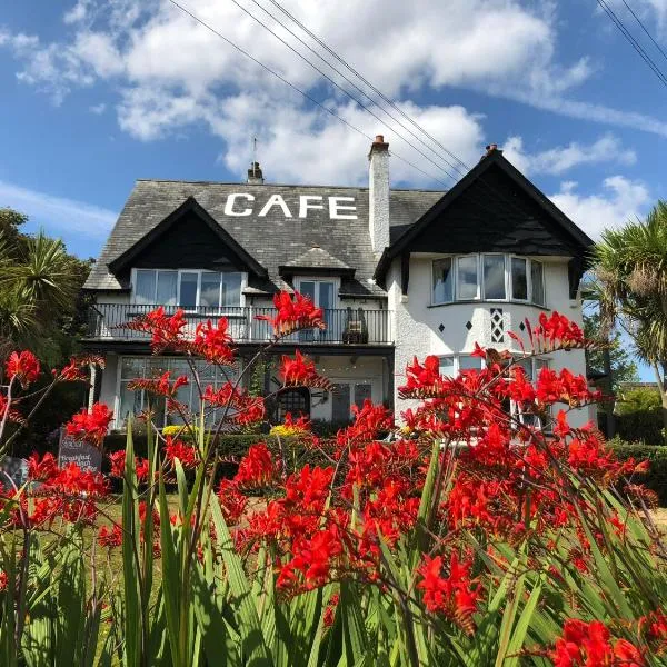 Cairn Bay Lodge, hotel Carrickfergusban