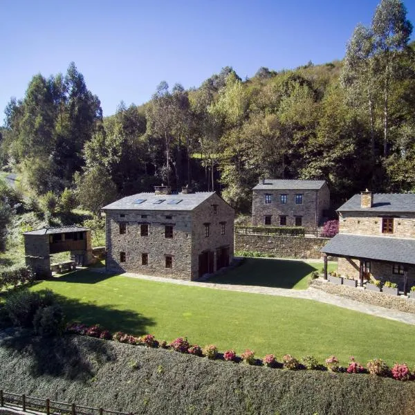 Complejo Rural Casona de Labrada, hotel di Taramundi