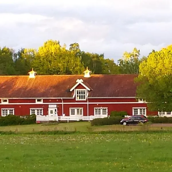 Röda Stallet Bed & Breakfast, хотел в Тидахолм