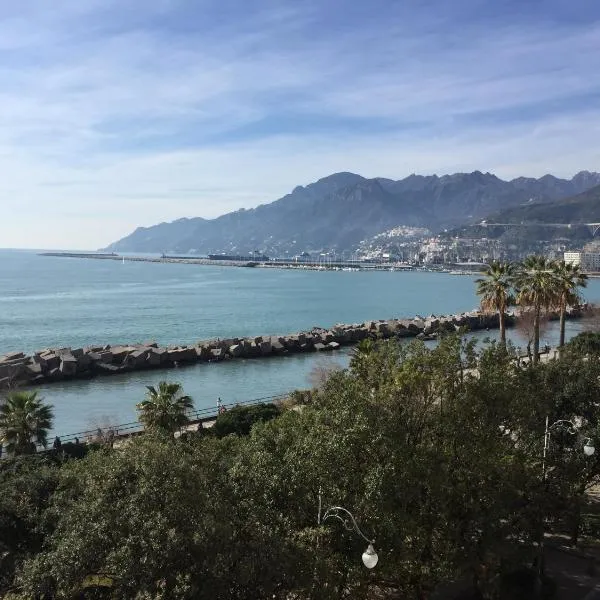 B&B di mare e d'azzurro, hotel din Salerno