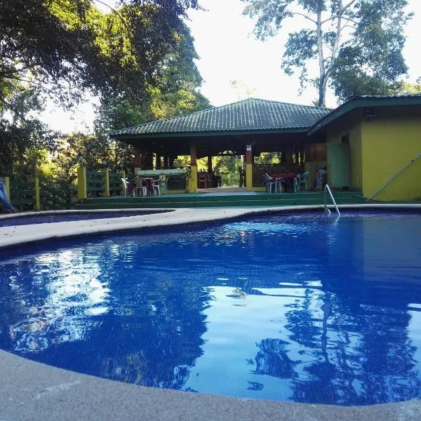 Hotel Rancho Las Cabañas, hotel sa Guápiles