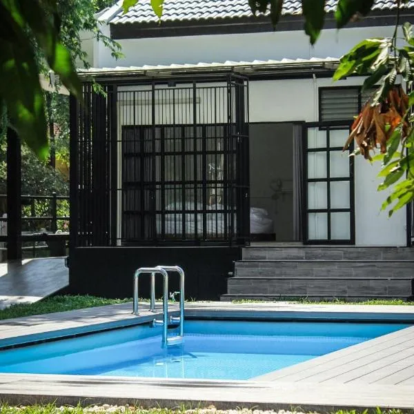 Ban Rub Lom Pool Villa 3 difference villas, hôtel à Rayong