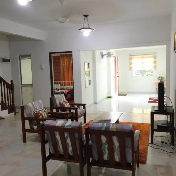 RB Double Storey Bandar Tasik Selatan Homestay, ξενοδοχείο σε Petaling Jaya