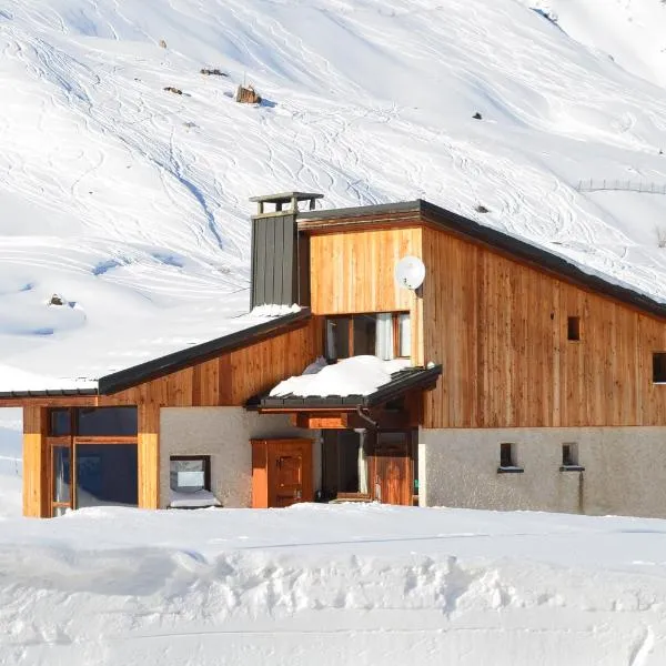 Chalet Reymond Pre du lac, hotel in Tignes