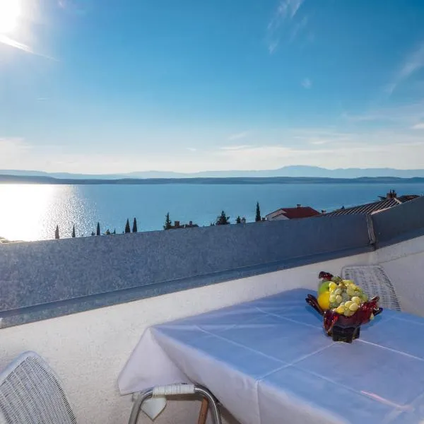 Breathtaking Seaview APP Barac on Separated Floor, hotel en Crikvenica