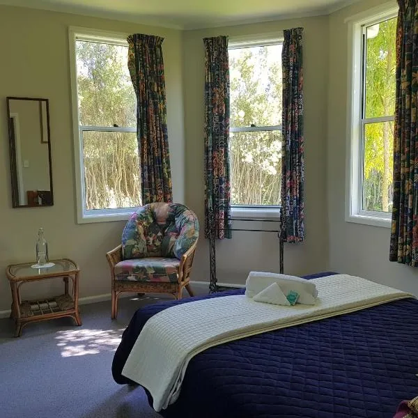 Lancewood Lodge, hotel i Halcombe