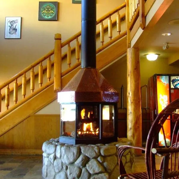 The Yukon Inn, hotel em MacRae