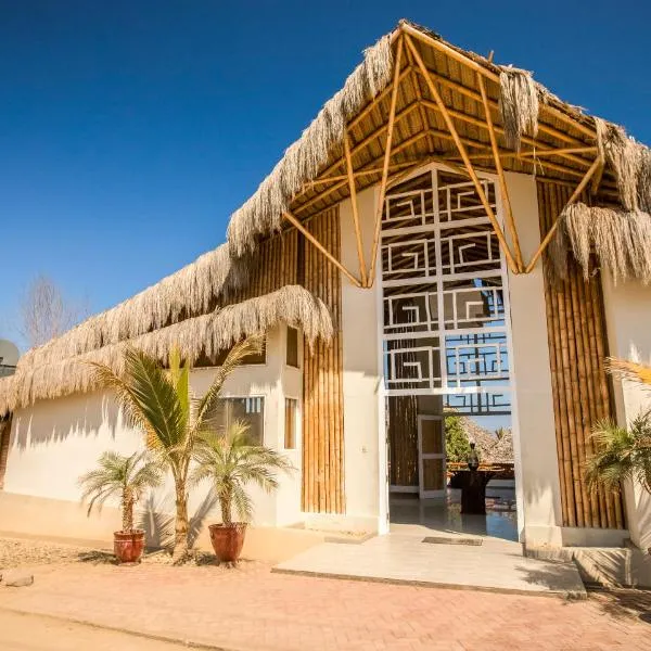 Vichayito Bungalows & Carpas, hotel en Vichayito