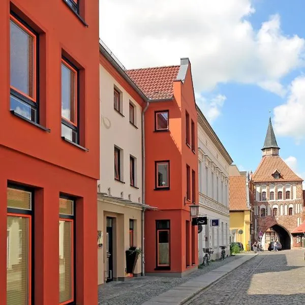 Ferienhaus - Am Kütertor - alle Apartments mit Terrasse oder Balkon - Preis inclusive 5 Prozent Bettensteuer, hotel a Stralsund