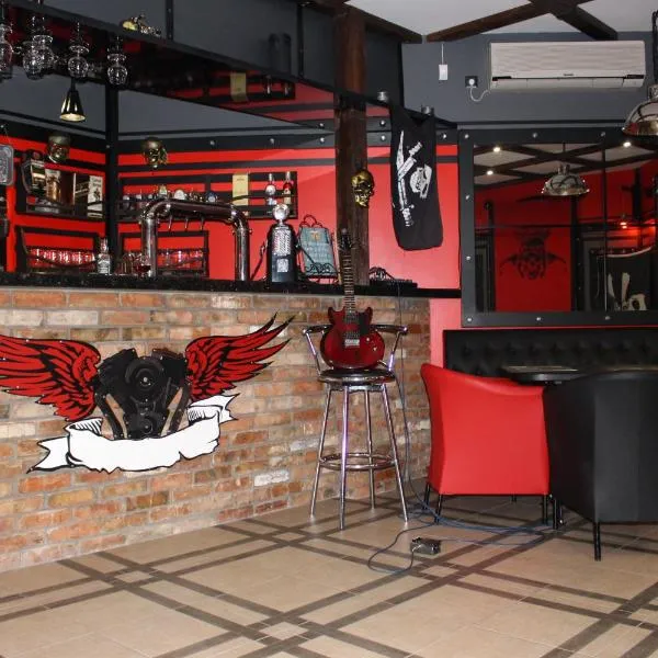 Biker's Pub, hotel u gradu Voynivka