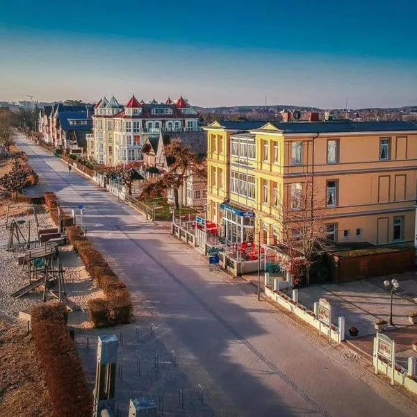 Hotel Domke Haus an der See, отель в городе Альбек