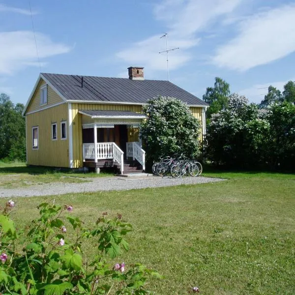 Nice house in a quite place: Kalix şehrinde bir otel