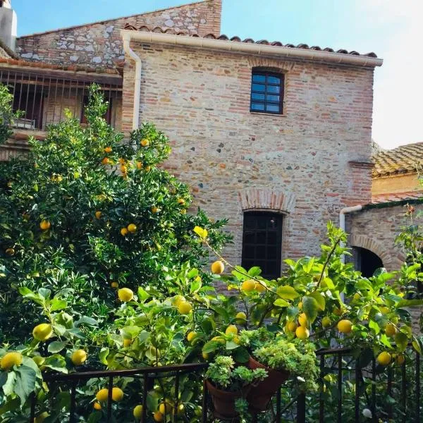 La Vieille Demeure, hôtel à Claira