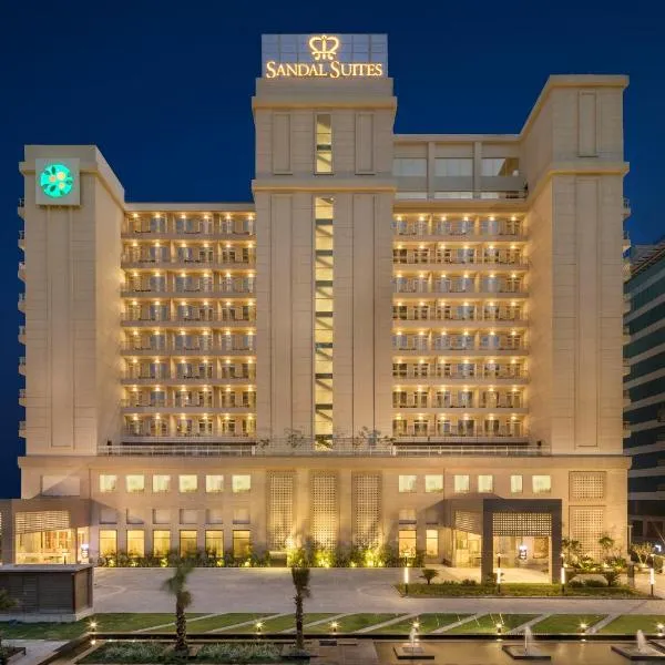 Sandal Suites by Lemon Tree Hotels, hotel v destinaci Noida