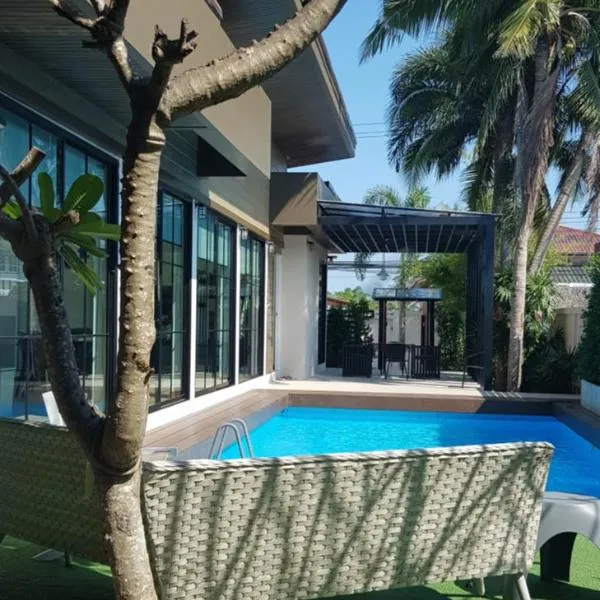 Banamphur Pool Villa, hotel di Na Jomtien