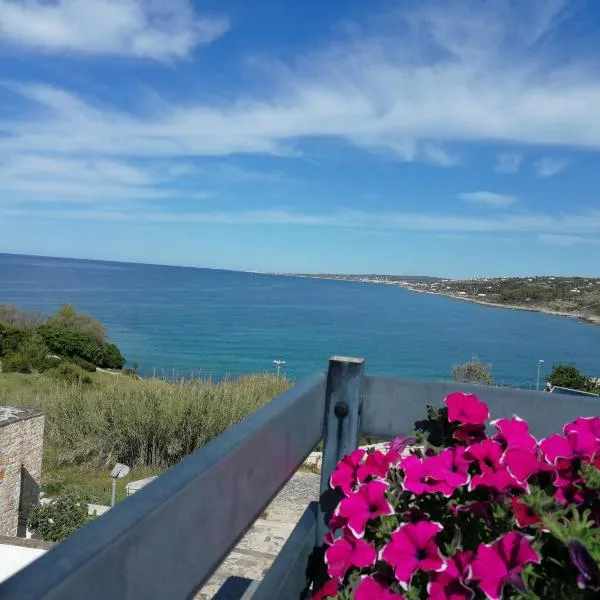 Casa Baia smeraldo – hotel w mieście Leuca