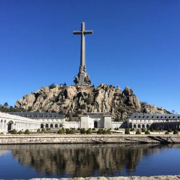 Hospedería Santa Cruz, hotel u gradu 'San Lorenzo de El Escorial'