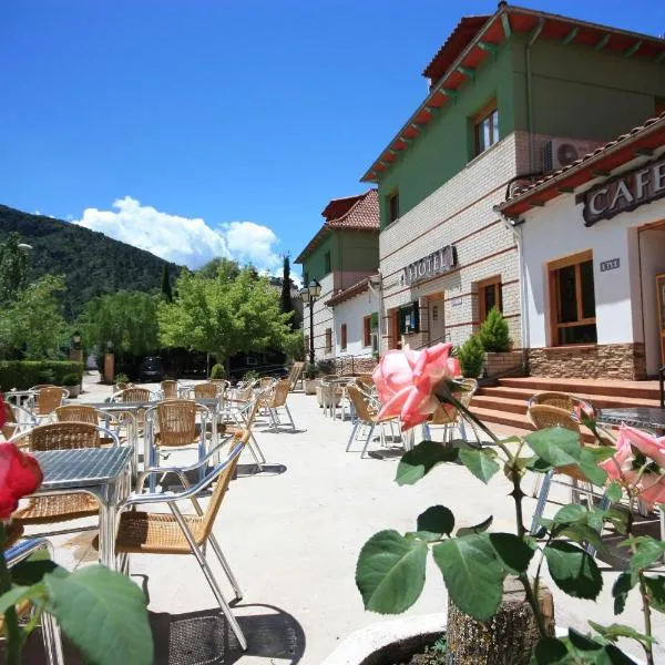 Hotel Rural Montaña de Cazorla، فندق في أرويو فريو