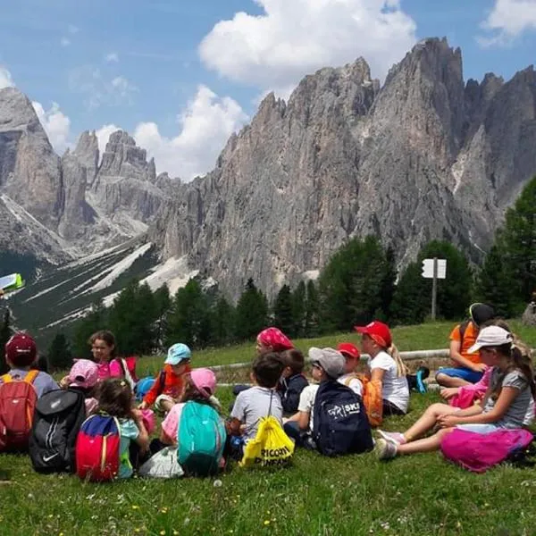 Family Hotel Gran Baita, khách sạn ở Pozza di Fassa