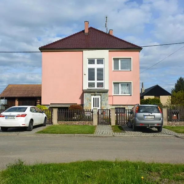 Rodinné ubytování - Family accommodation, hotel em Kobylice