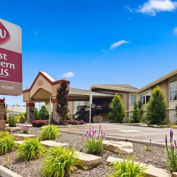 Best Western Plus Durham Hotel & Conference Centre, hotel di Oshawa