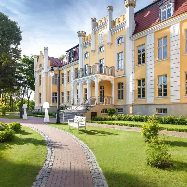 Relais & Châteaux Hotel Quadrille - Adults Only, hotell i Gdynia