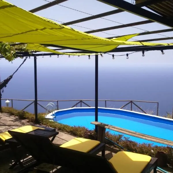 Ocean View Cottage, Hotel in Estreito da Calheta