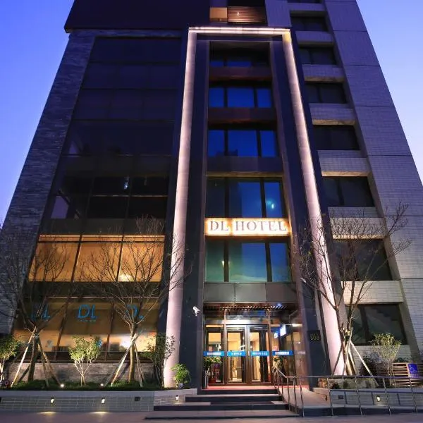 Darlon Hotel, hotel di Zhunan