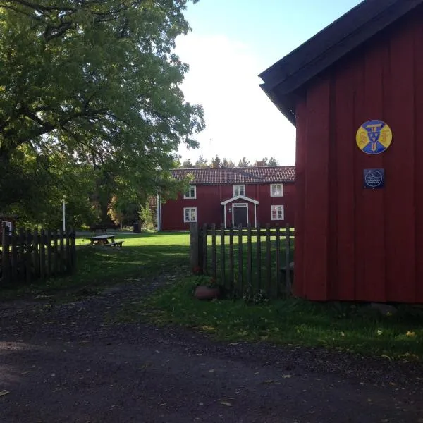 Bull-August gård vandrarhem/hostel, hotel in Vätö