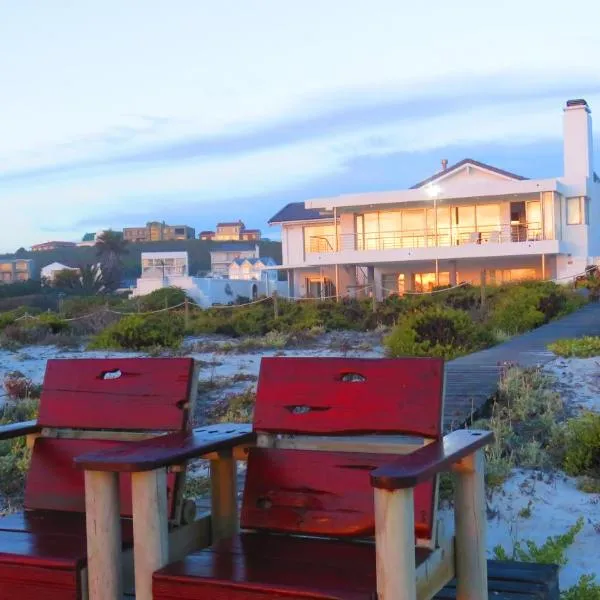 On The Beach Apartments, hotel i Yzerfontein