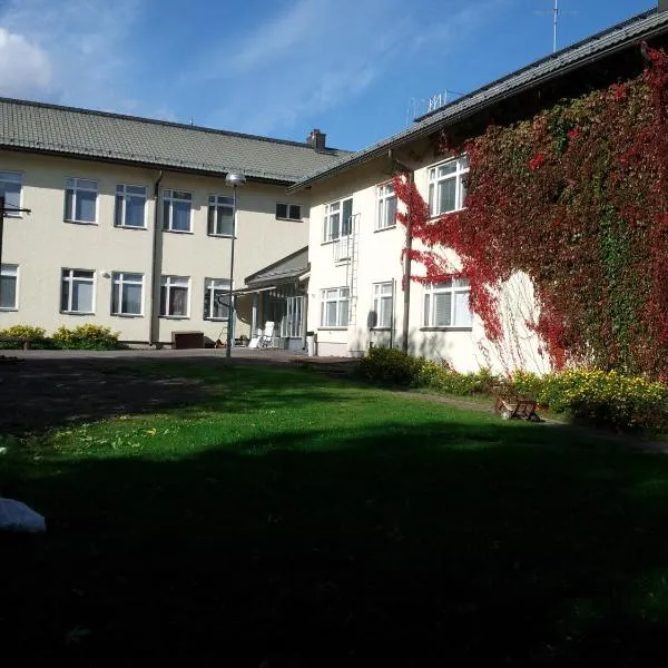 Yömyssy Apartments, hotel a Paasniemi