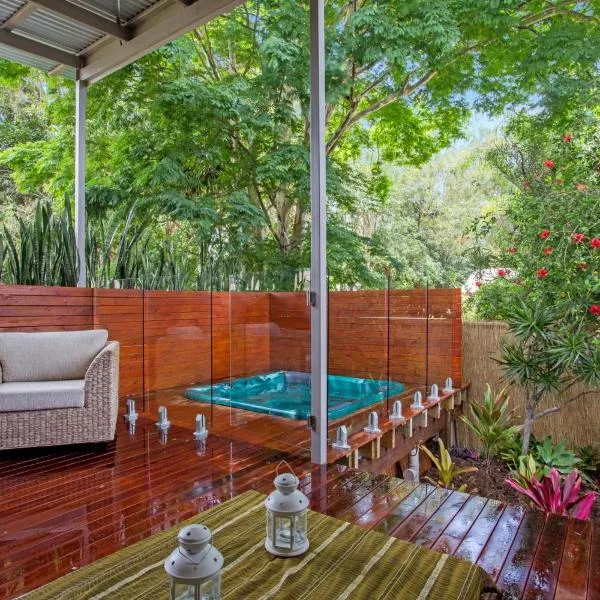 Beach Cottage on Cassia Avenue, Central Coolum Beach, hótel í Coolum Beach