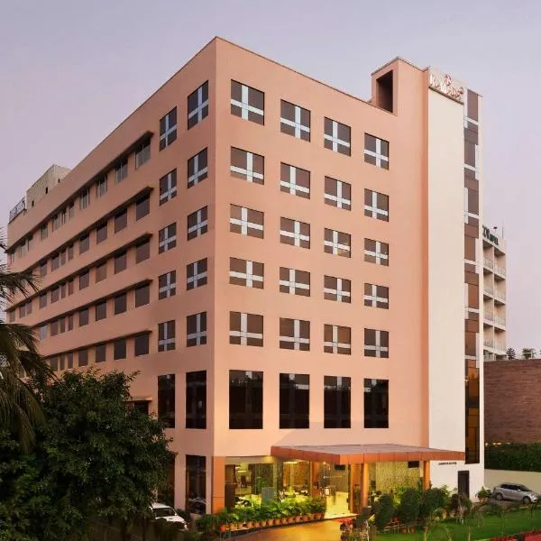 Ramada Jamshedpur Bistupur, hotel di Chāndil