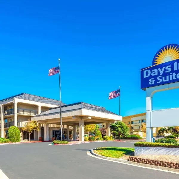 Days Inn & Suites by Wyndham Albuquerque North, Hotel in Albuquerque