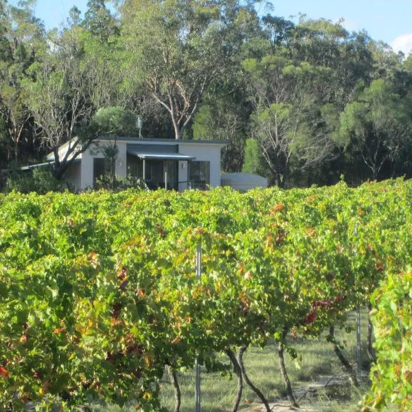 Just Red Wines Cabins, hotel sa Stanthorpe