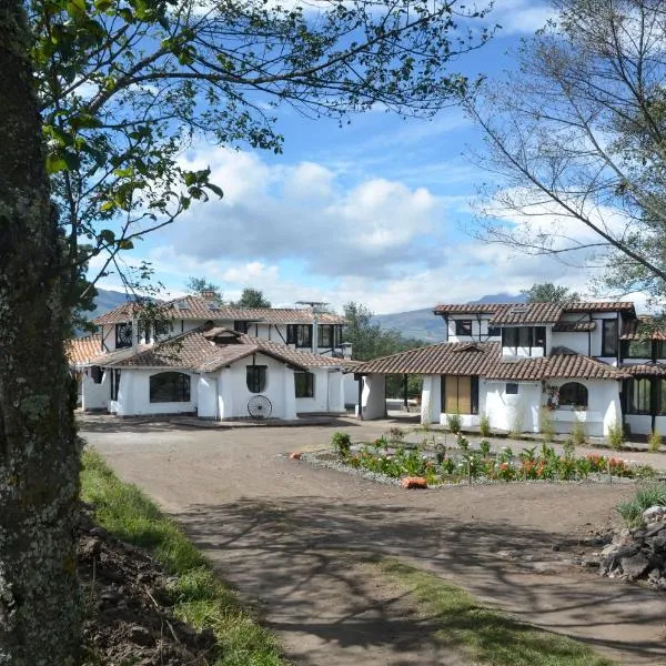 Sierra Alisos Hotel de Campo, хотел в Alóag