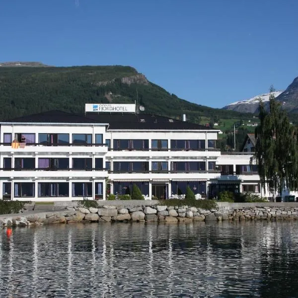 Viesnīca Innvik Fjordhotell pilsētā Sandane