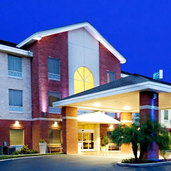 Holiday Inn Express Hotel and Suites Weslaco, an IHG Hotel, hotel din Weslaco