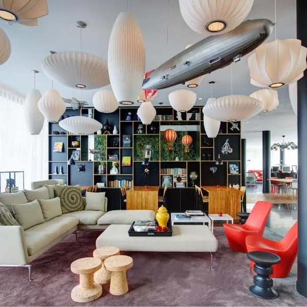 citizenM Paris Charles de Gaulle Airport: Roissy en France'da bir otel