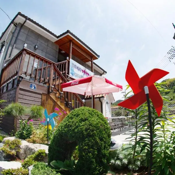 Geoje Blueberry Pension, hotel v destinaci Kodže