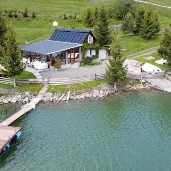 Traditional Casa Pescarului langa lac cu ponton, viešbutis mieste Colibiţa