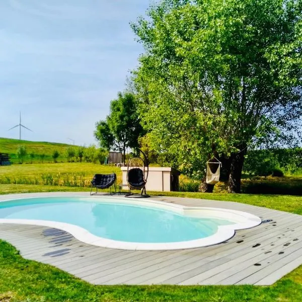 Demeure de charme haut de gamme - Piscine chauffée, hotelli kohteessa Knokke-Heist